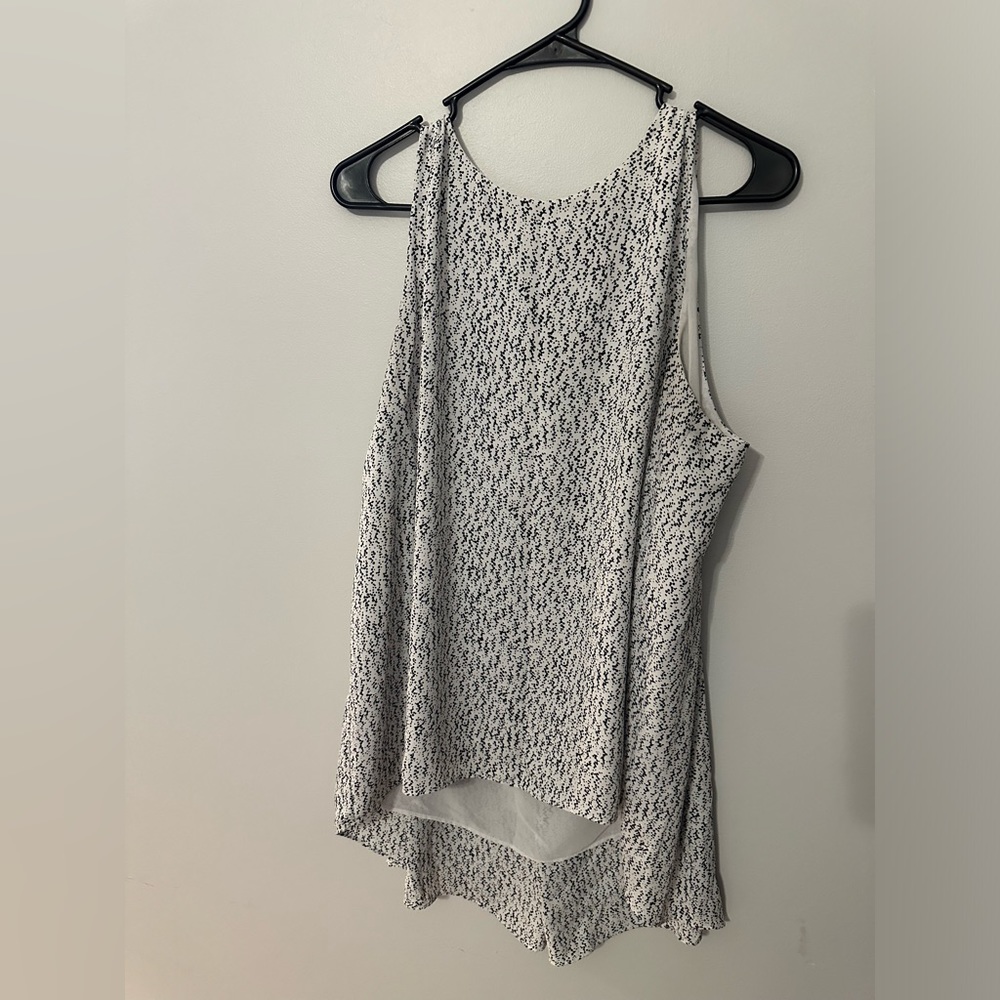 Vince Camuto black and white sleeveless blouse, size L